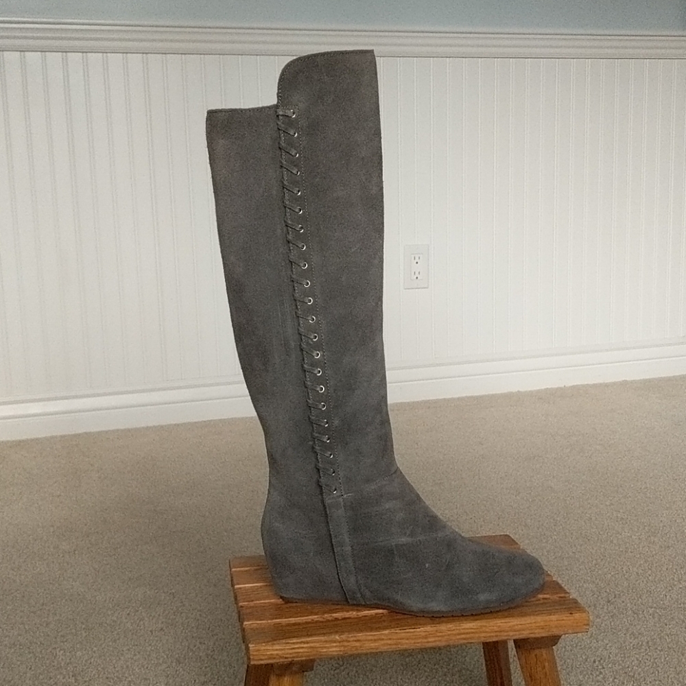 Isola Taveres gray suede boot